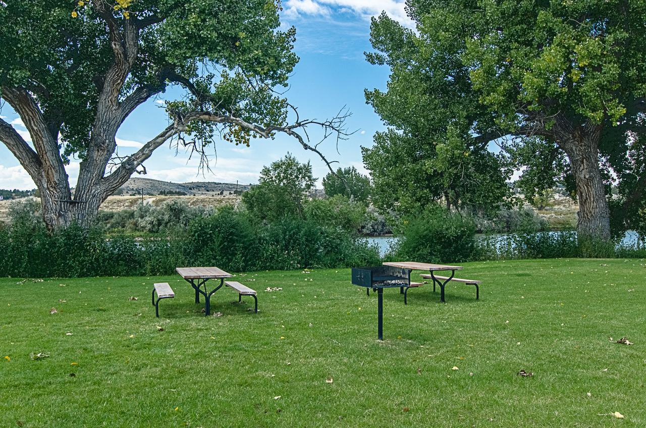 Cobblestone Inn & Suites - Guernsey Zewnętrze zdjęcie