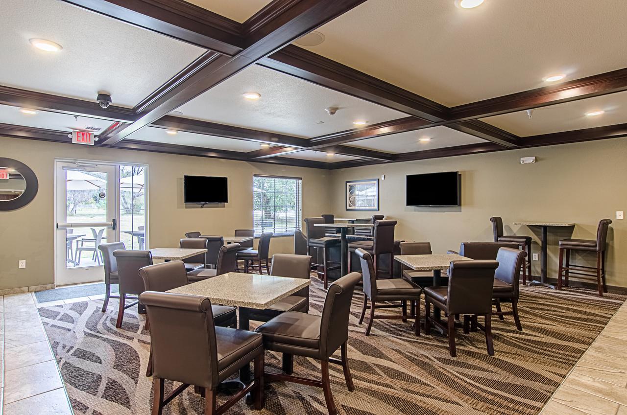 Cobblestone Inn & Suites - Guernsey Zewnętrze zdjęcie