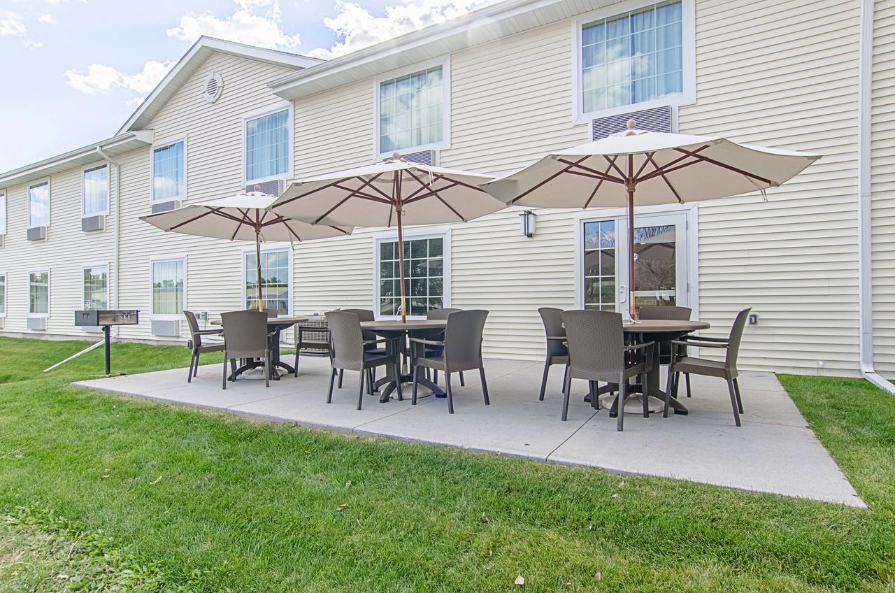 Cobblestone Inn & Suites - Guernsey Zewnętrze zdjęcie